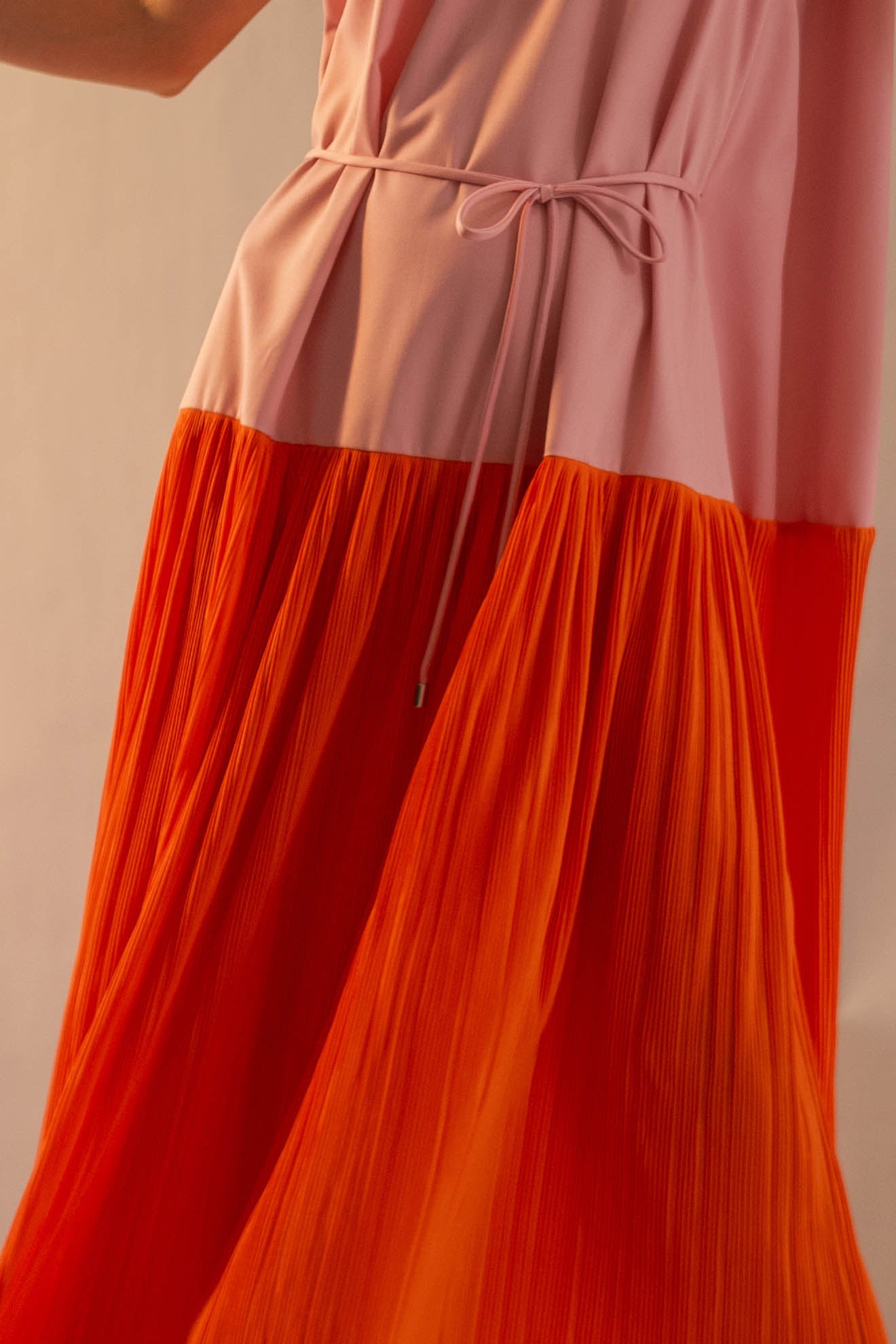 HADDOCK Dress in Rose Pink/Orange Pleats