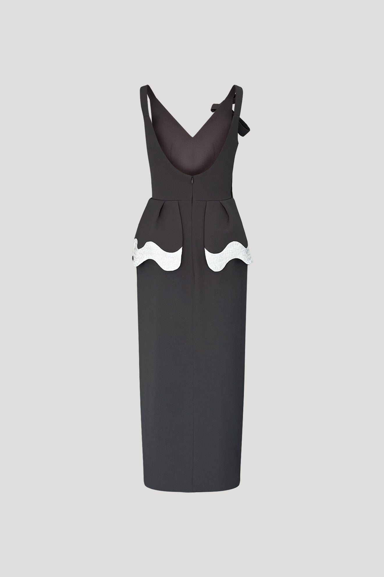 QUIVER Dress in Dark Grey/Crinkled White