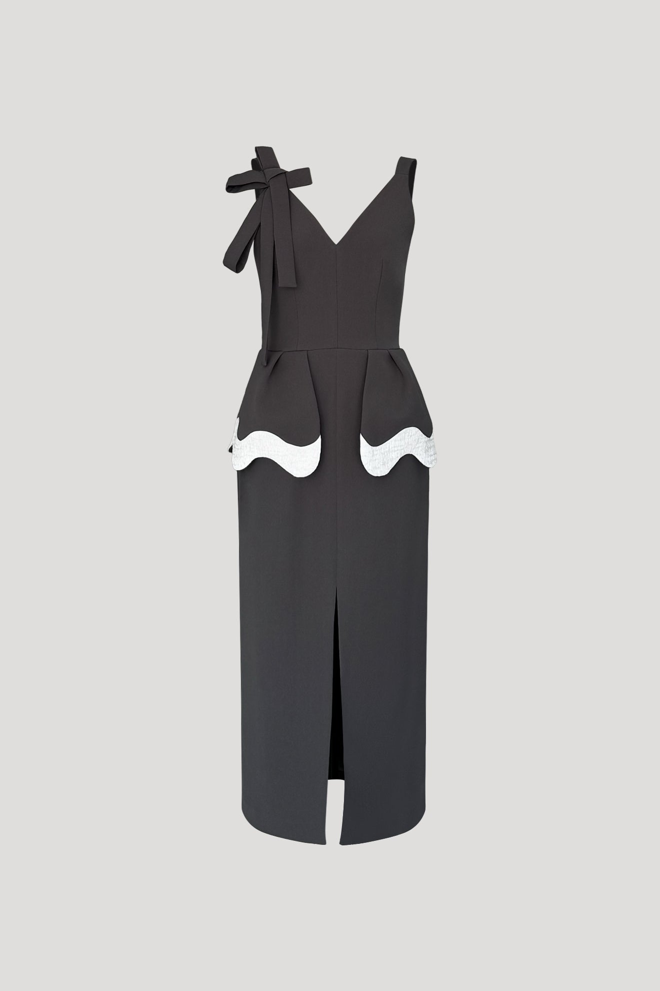 QUIVER Dress in Dark Grey/Crinkled White