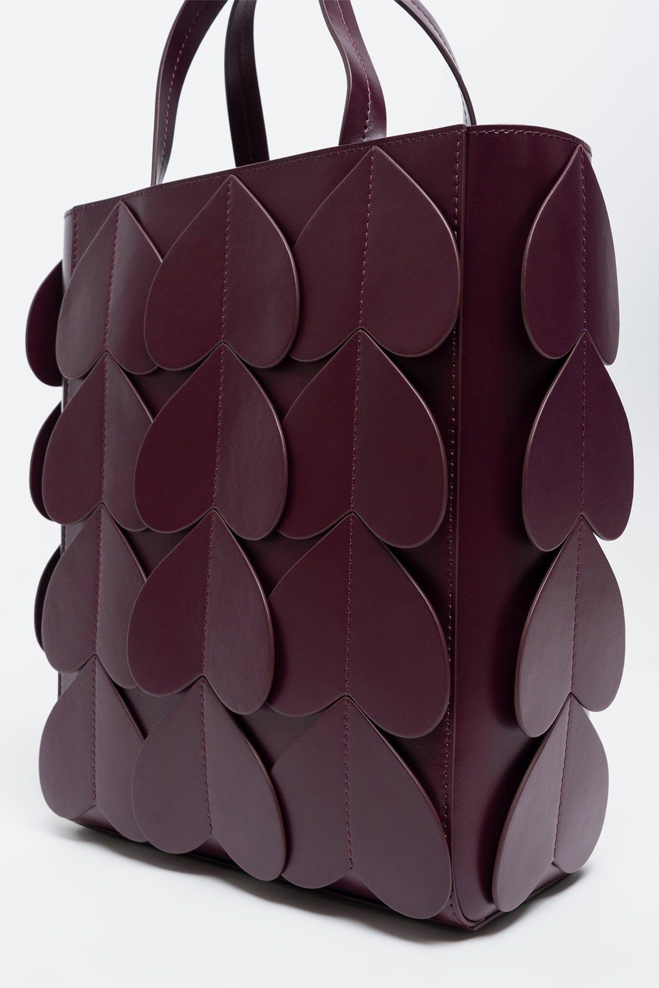 VOYAGE Tote Bag in Wine