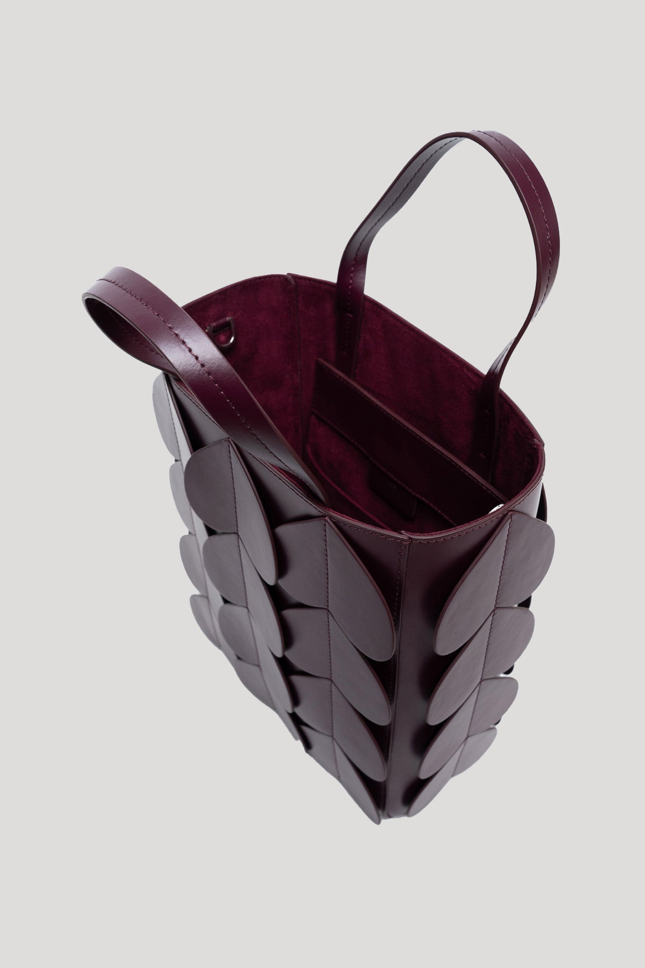 VOYAGE Tote Bag in Wine