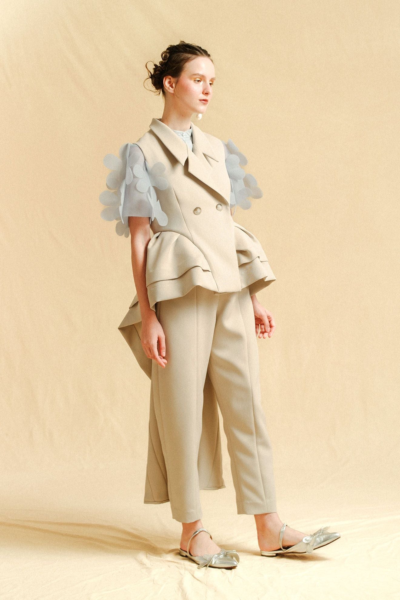 TCHAIKO Vest in Beige