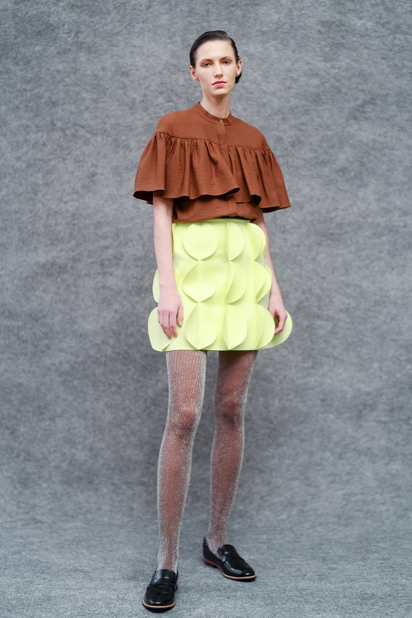 DELPHUS Top in Walnut Brown