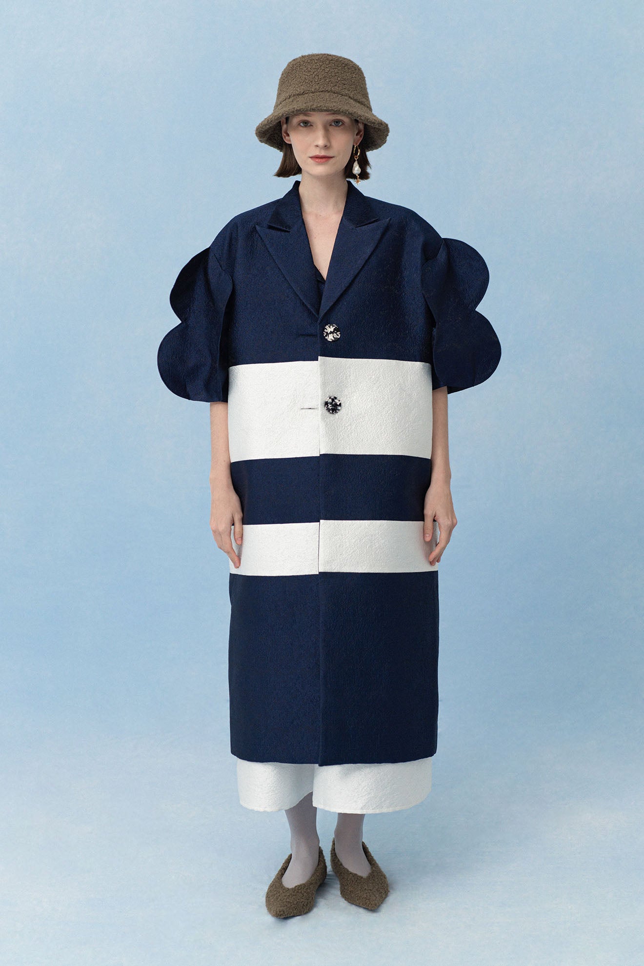 ANDROCONIA Coat in Dark Blue/White