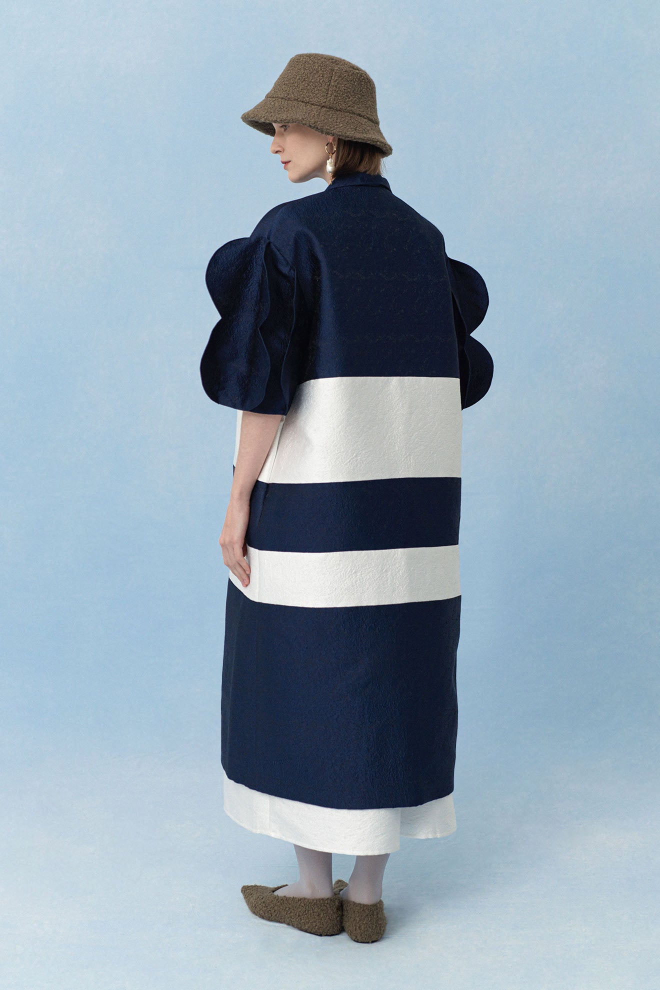 ANDROCONIA Coat in Dark Blue/White