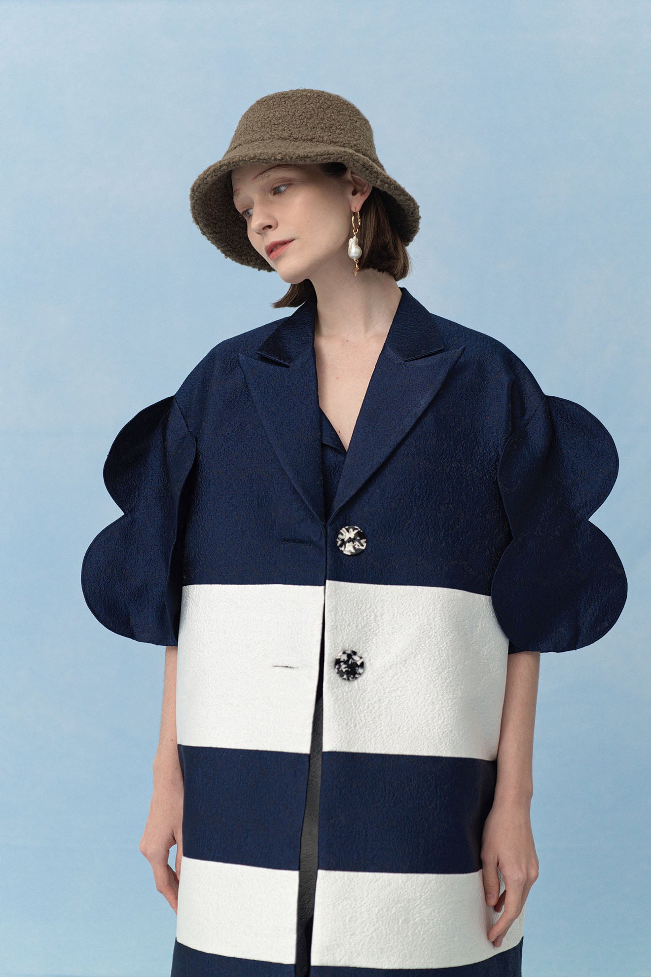 ANDROCONIA Coat in Dark Blue/White