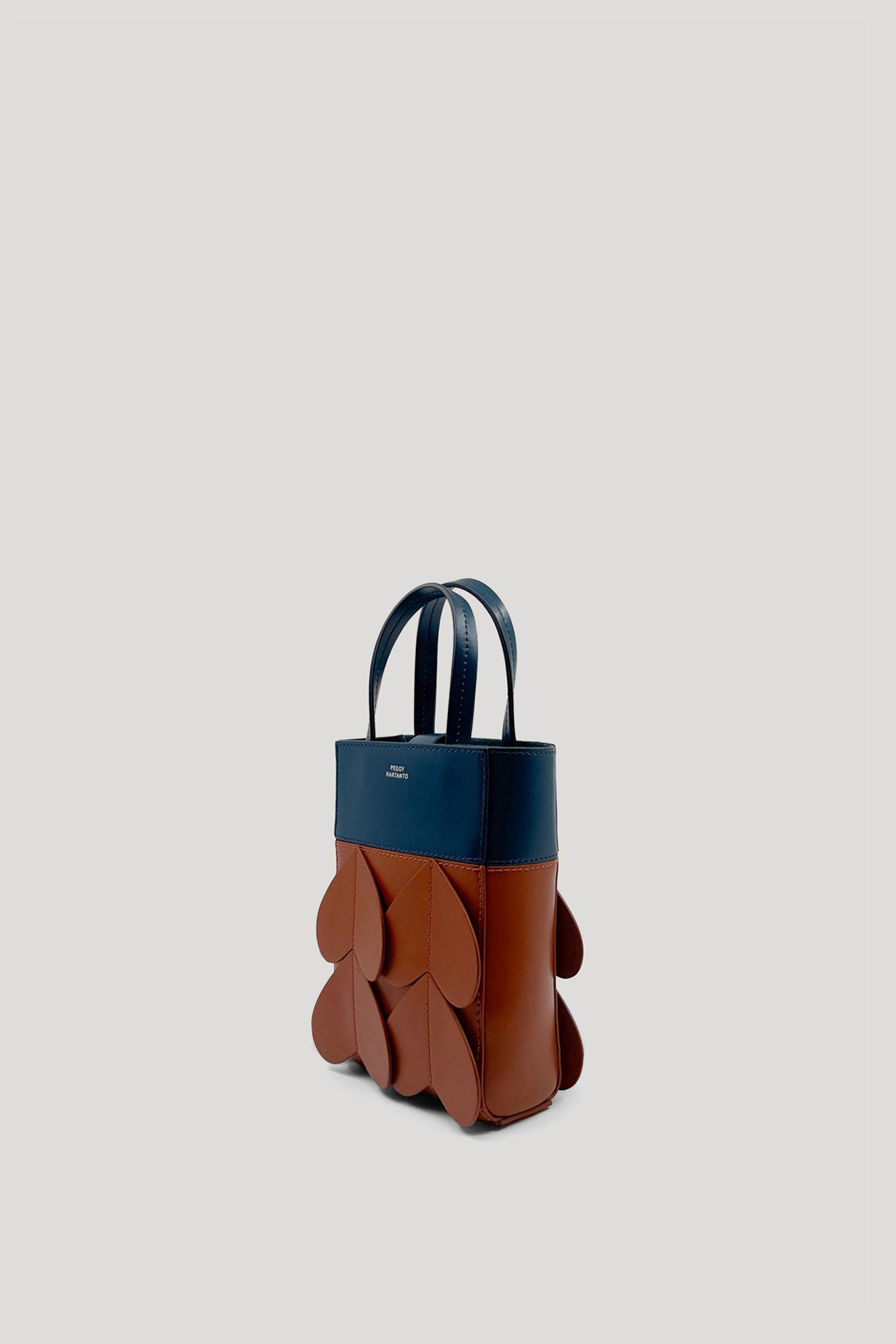 AXIL Mini Bag in Marine/Tan