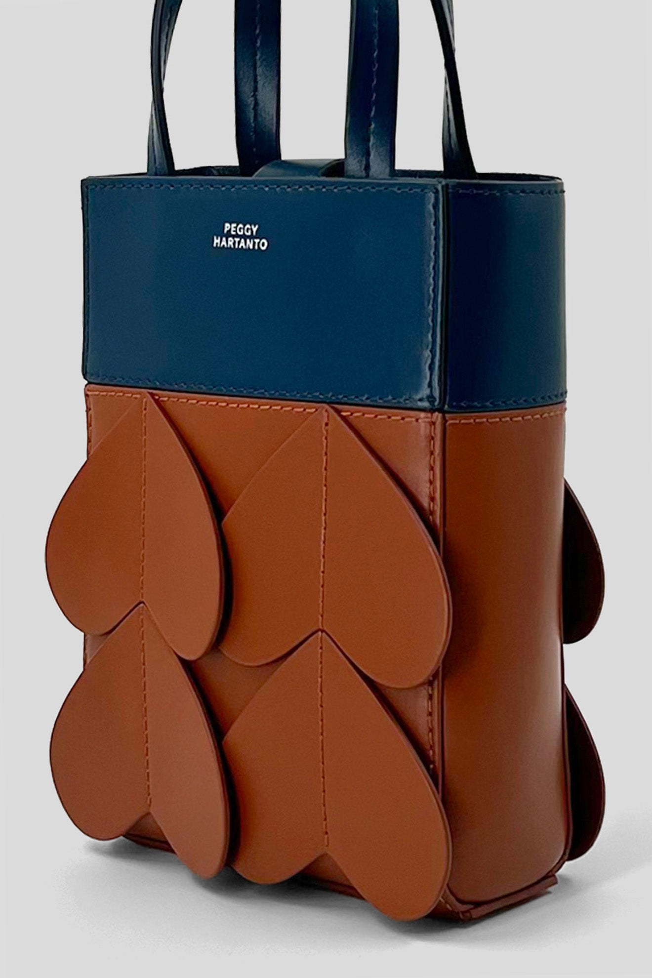 AXIL Mini Bag in Marine/Tan