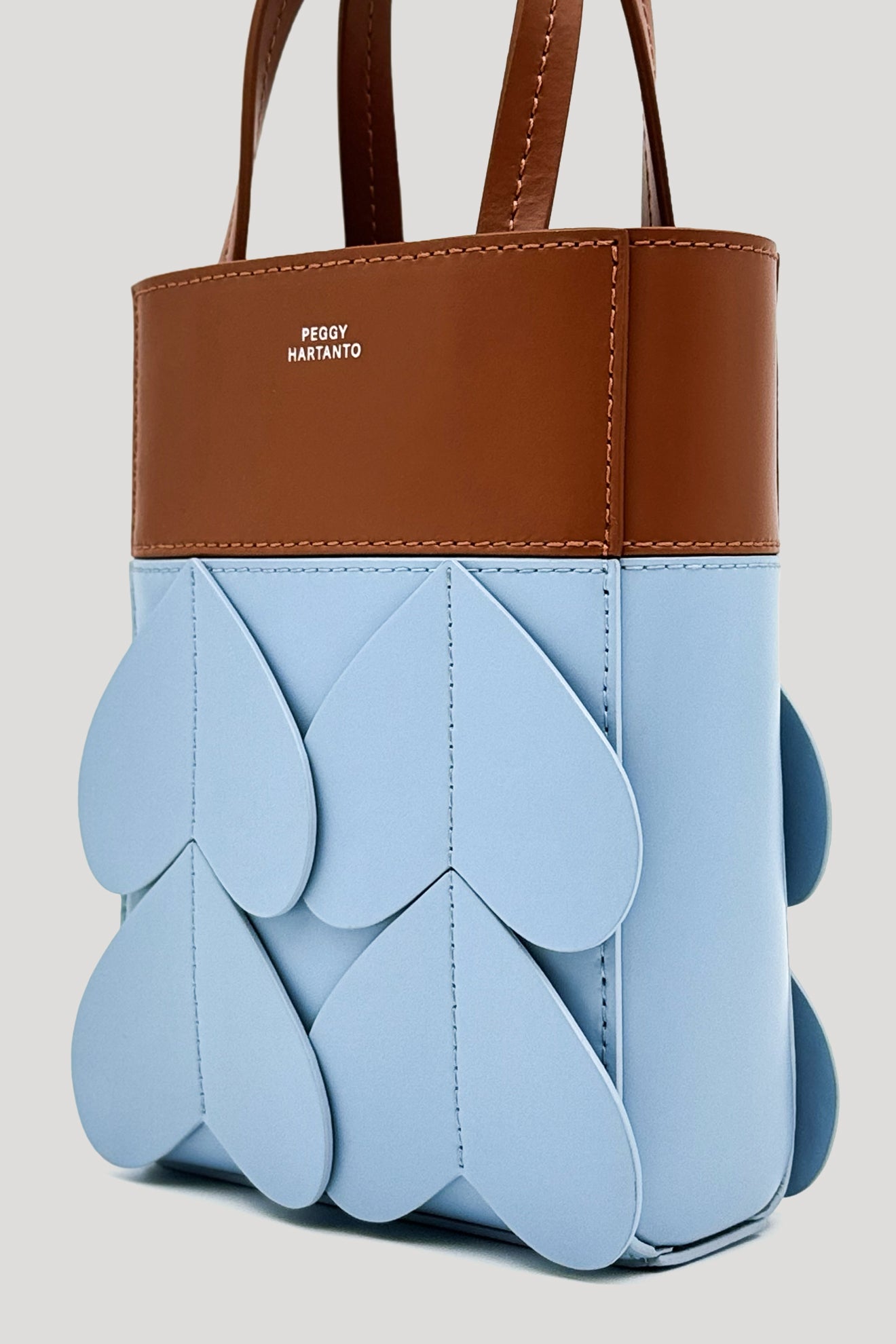 AXIL Mini Bag in Tan/Glacier