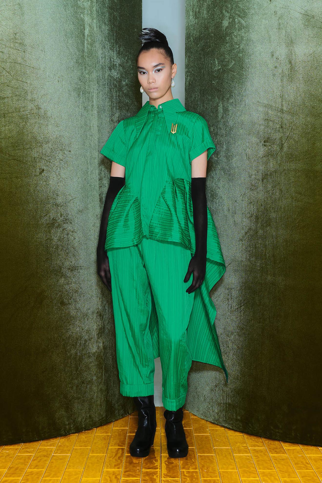 CLOCKER Top in Black