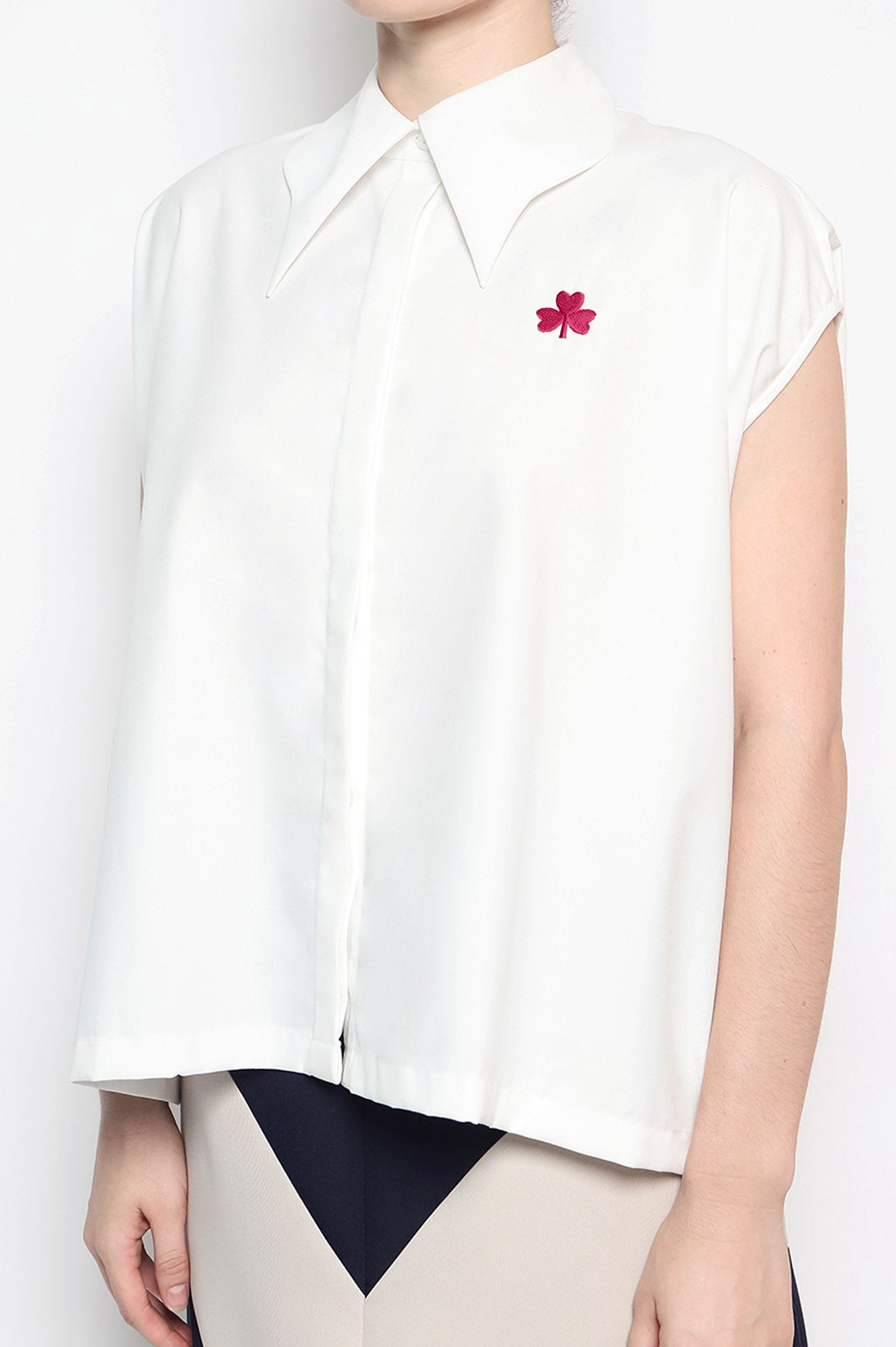 CYCLIC Top in Fuchsia Logo