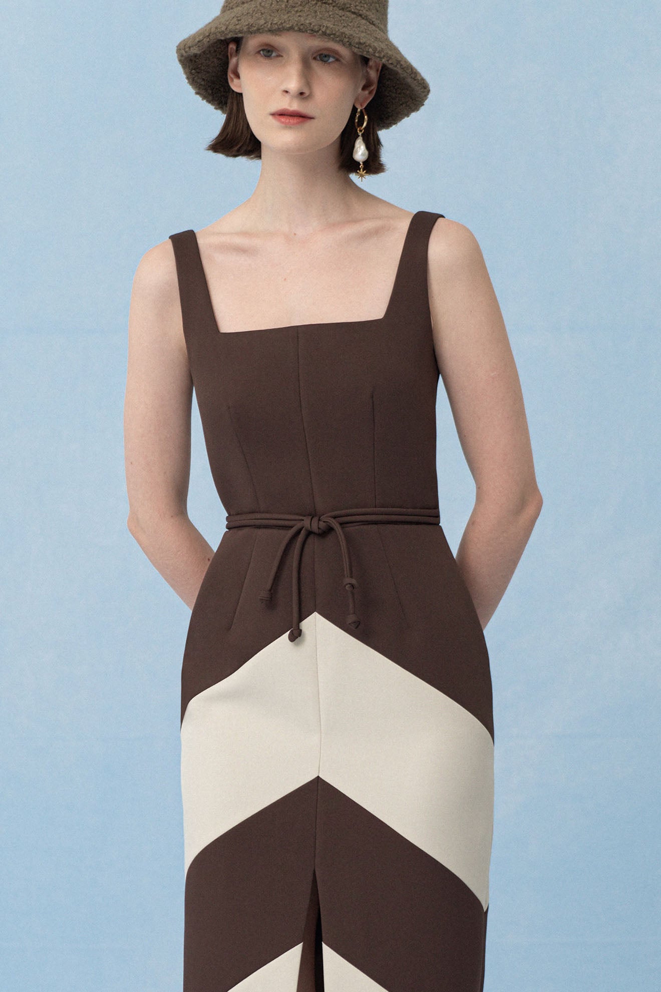 ELYTRON Dress in Walnut Brown/Beige