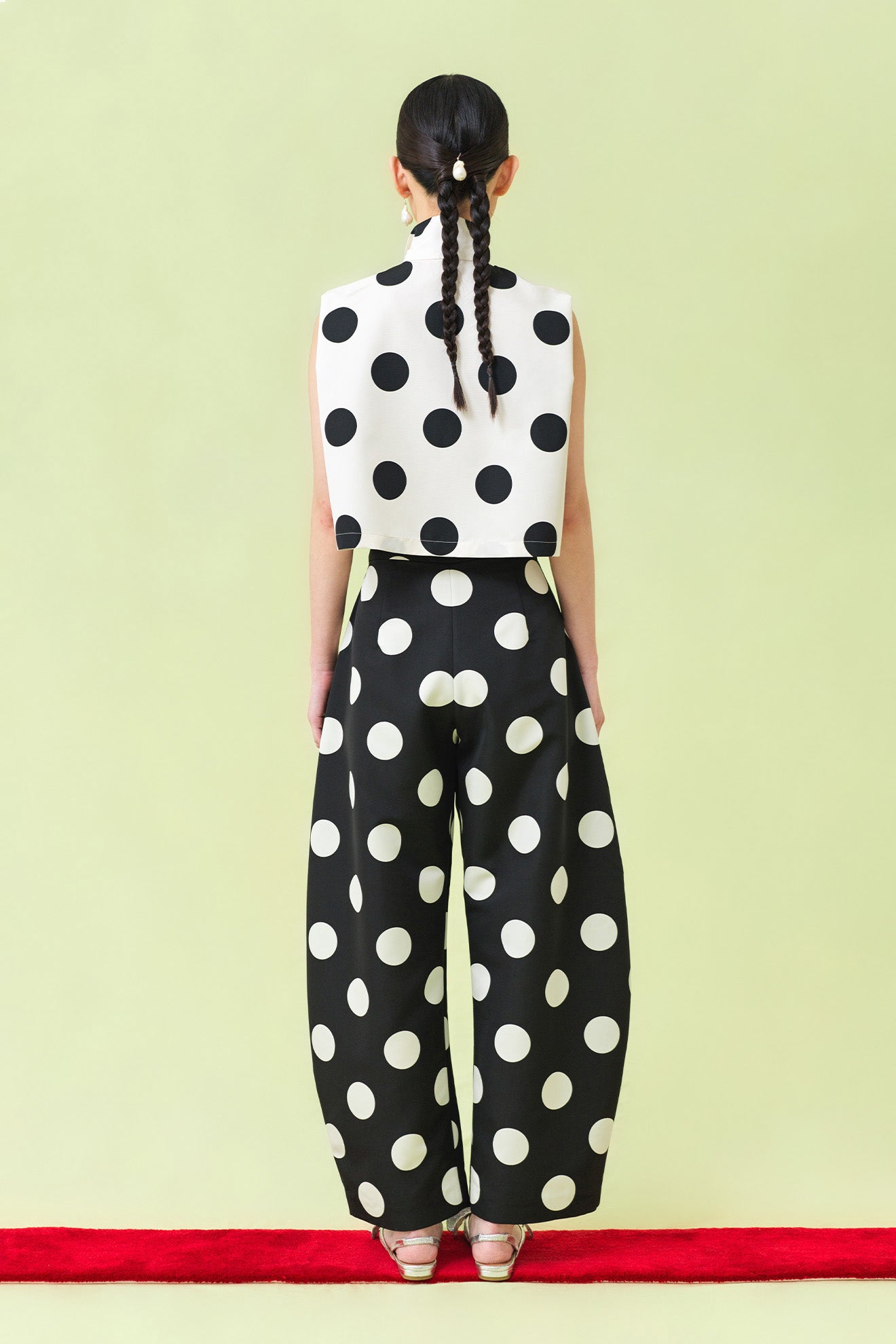 FUGU Top in Black Dot on White