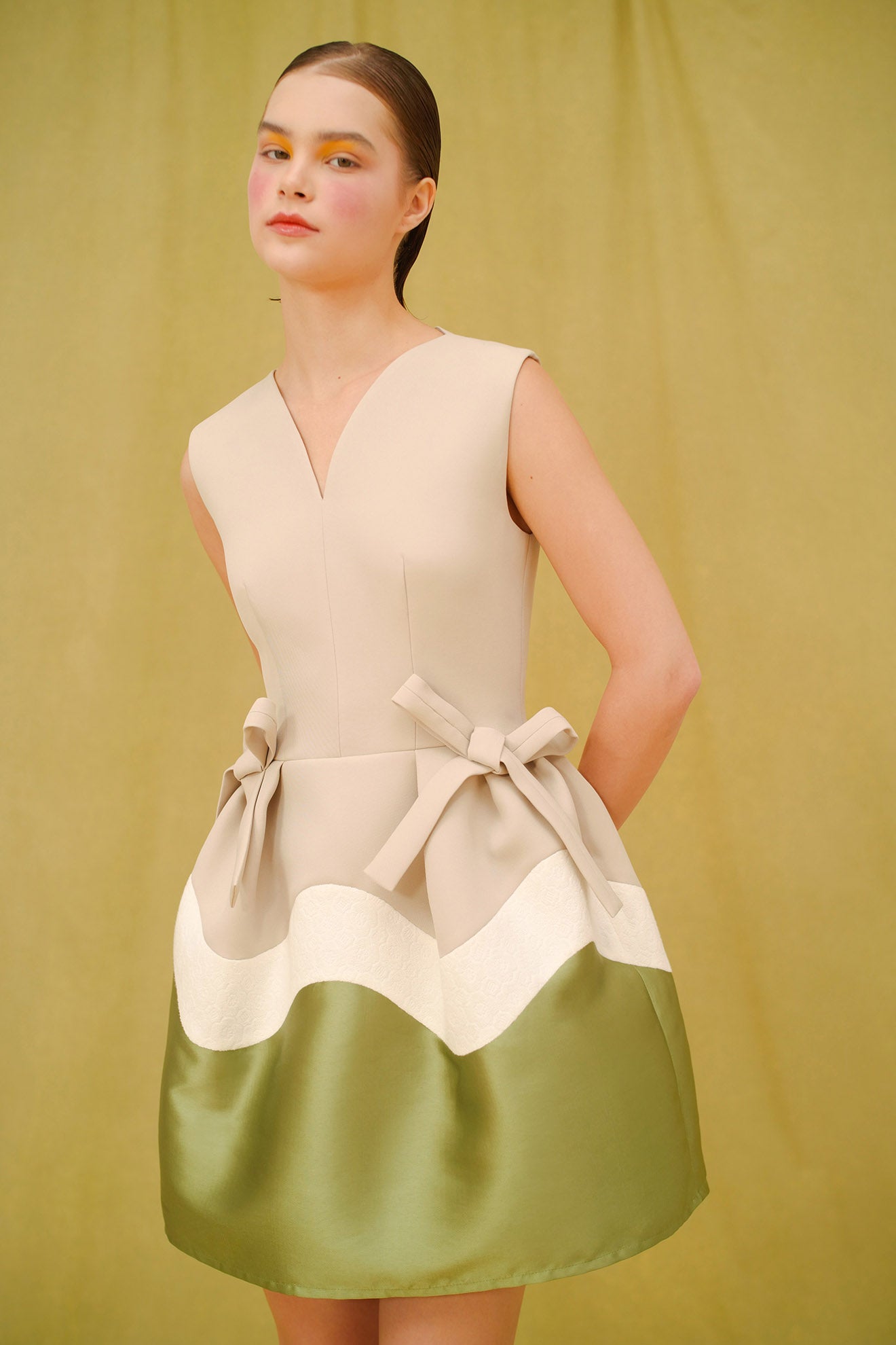 HACHIMAKI Dress in Beige/Palma Green