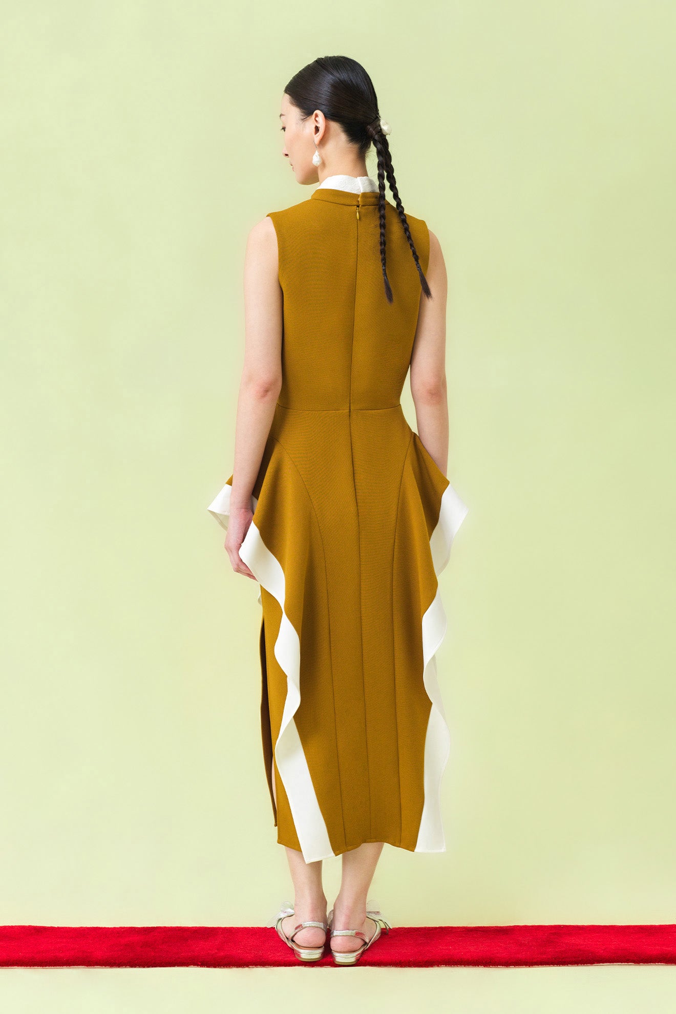 HIBARI Dress in Ochre Brown/White
