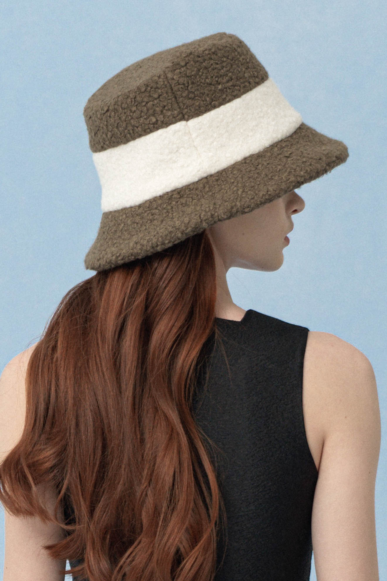 HINDGUT Bucket Hat in Dark Brown/White