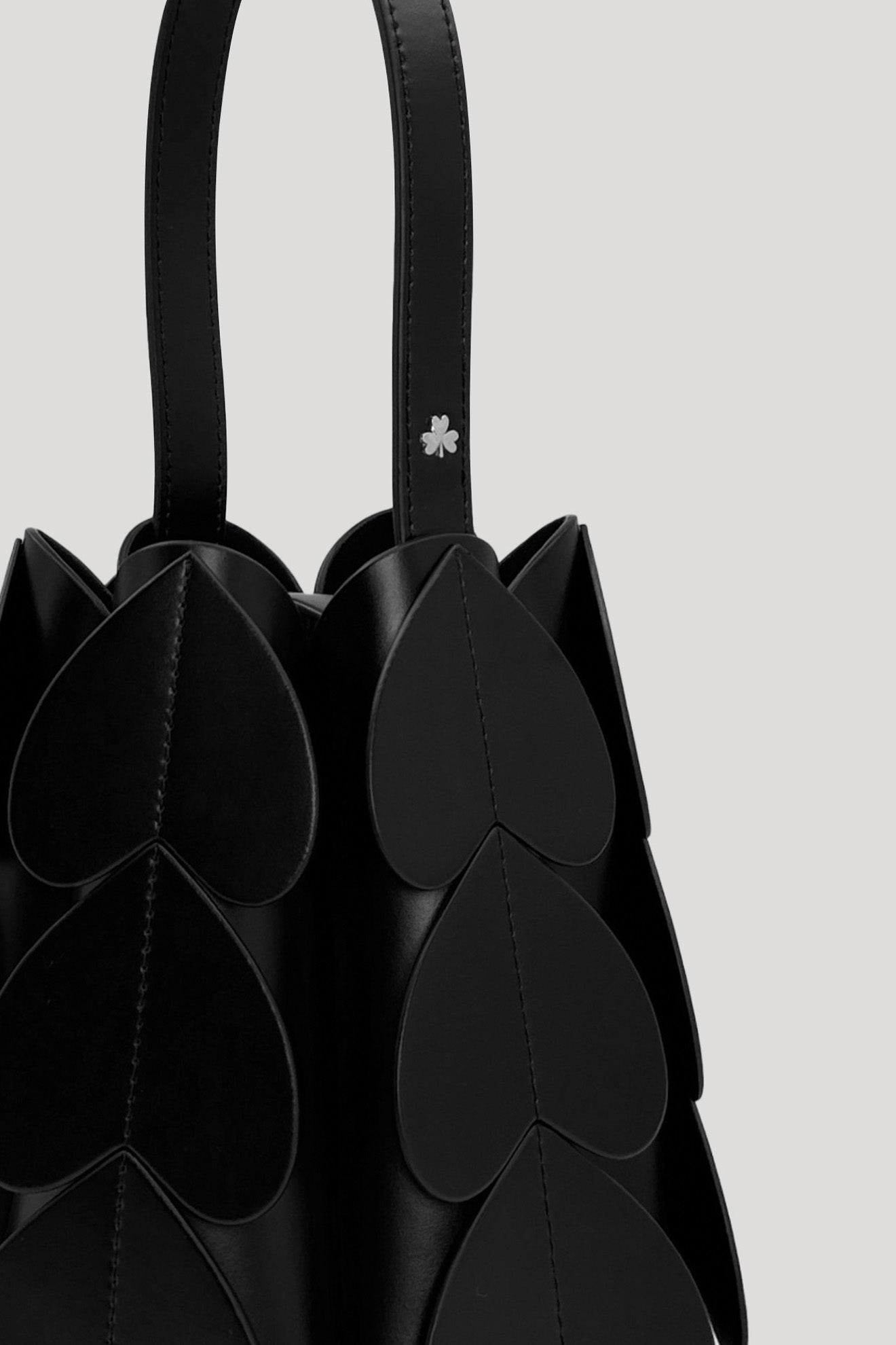 LOCULE Classic Cone Bag in Black