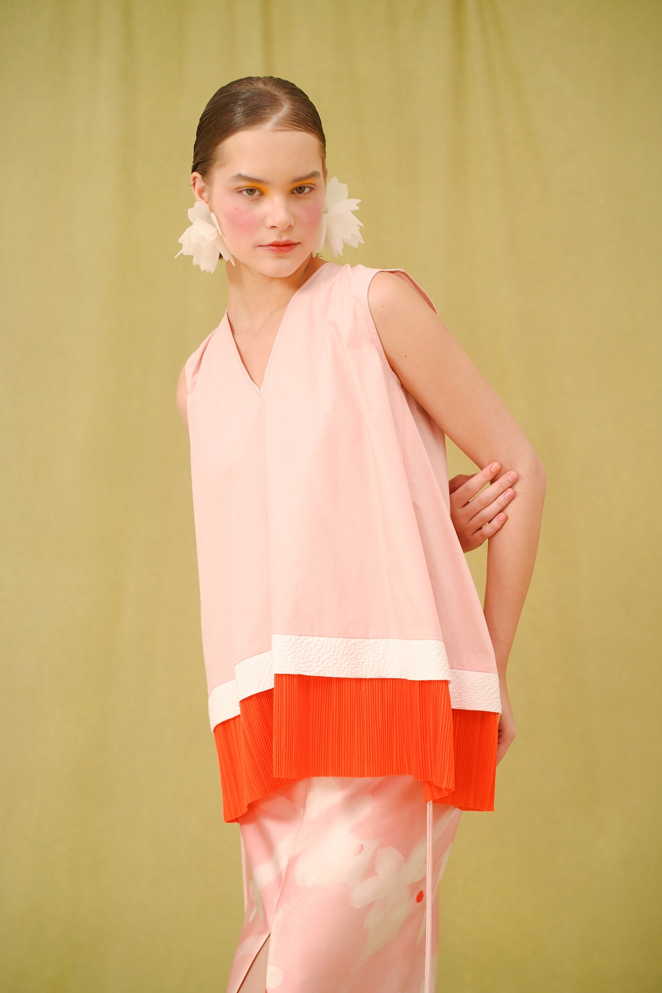 MIKOSHI Top in Coral Pink/Orange Pleats