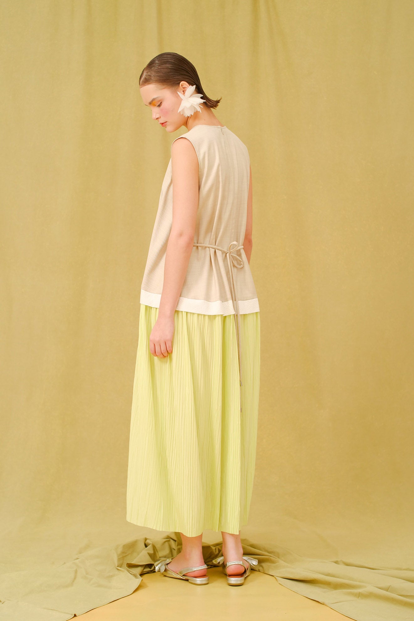 MOCHI Dress in Light Beige/Neon Yellow
