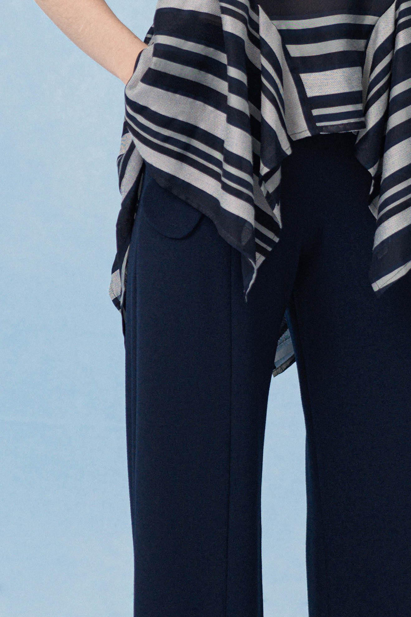 PHARYNX Pants in Dark Blue