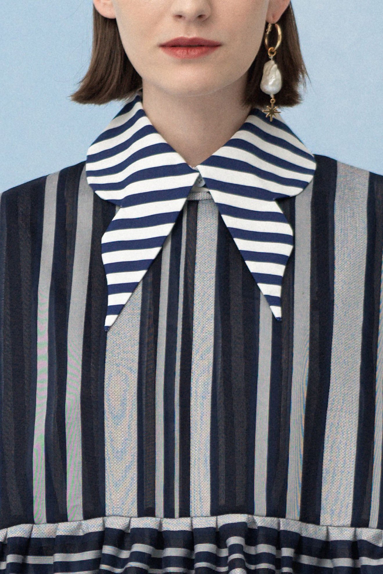 TEGMEN Top in Navy Stripes