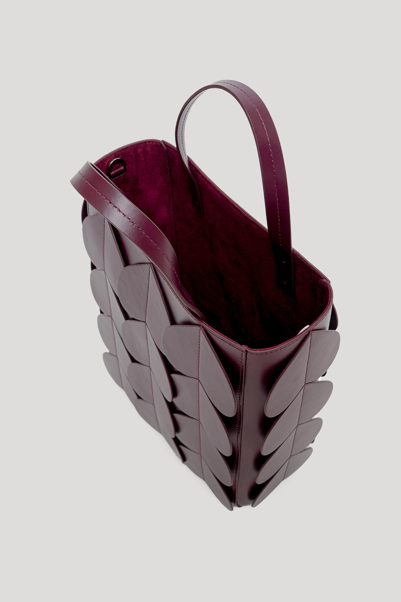 VOYAGE Tote Bag in Wine