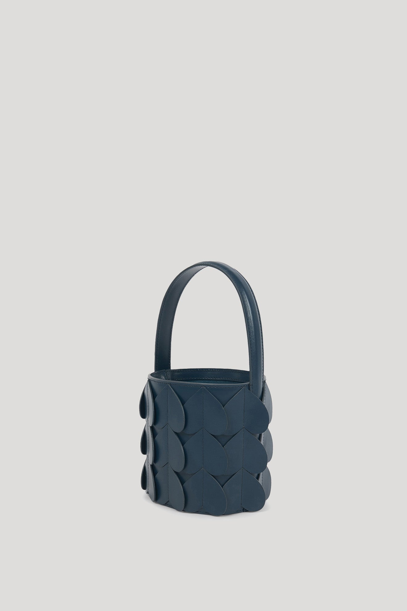 WHIRLPOOL Bucket Bag in Marine