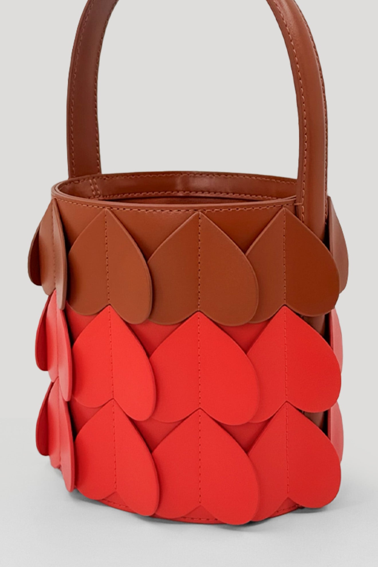 WHIRLPOOL Bucket Bag in Tan/Cinnabar