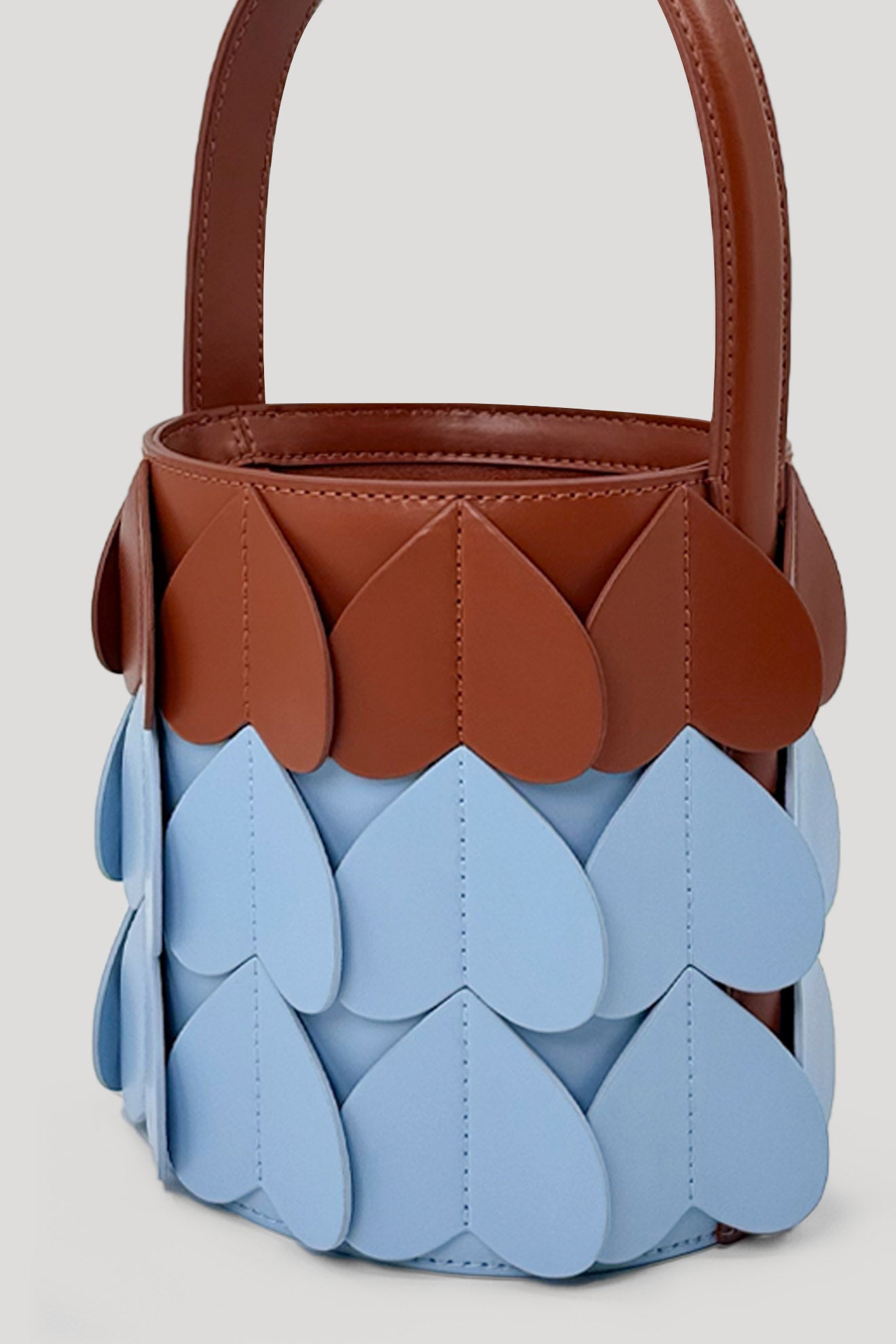 WHIRLPOOL Bucket Bag in Tan/Glacier