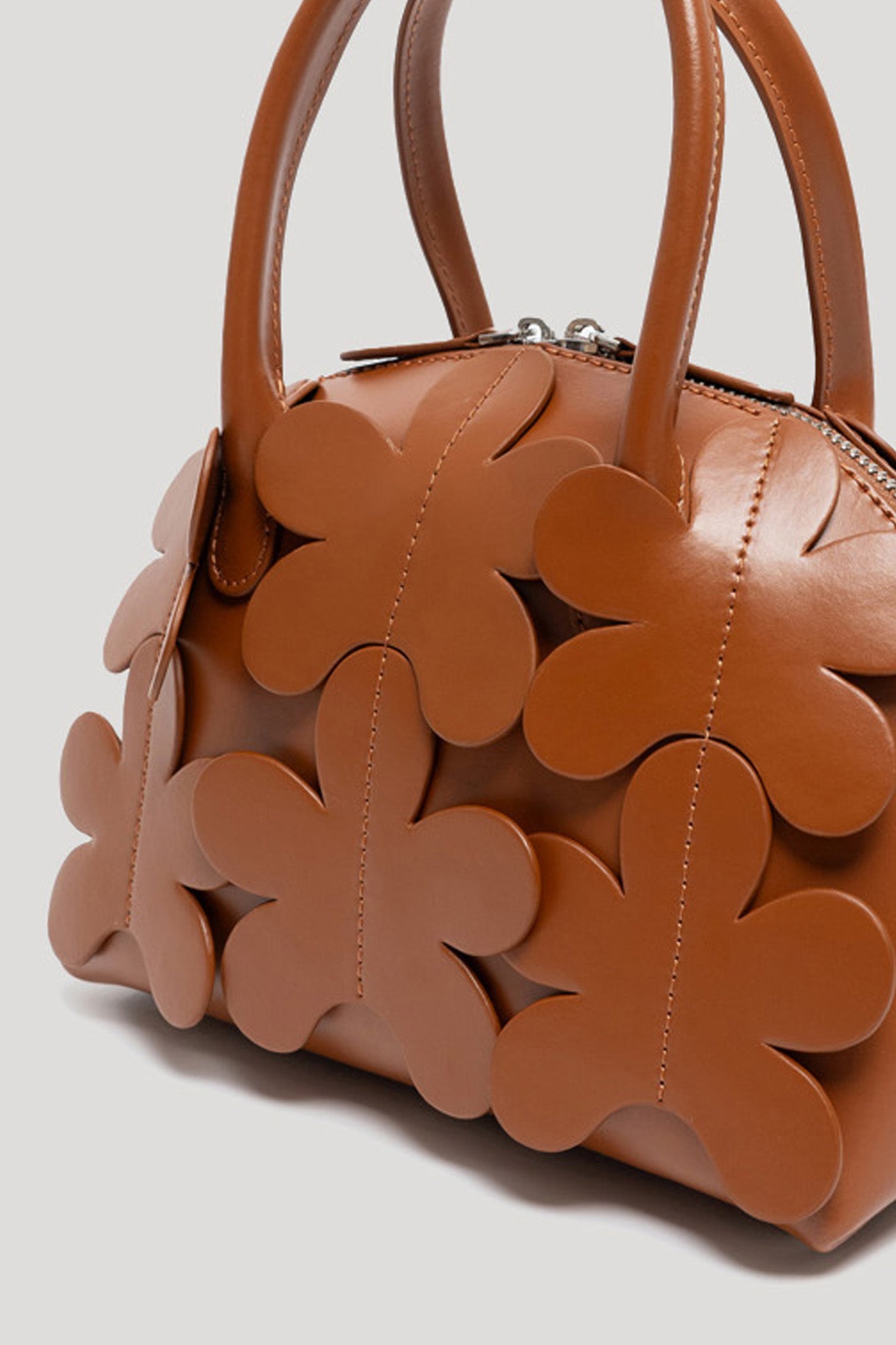 ZIG Classic Shell Bag in Tan