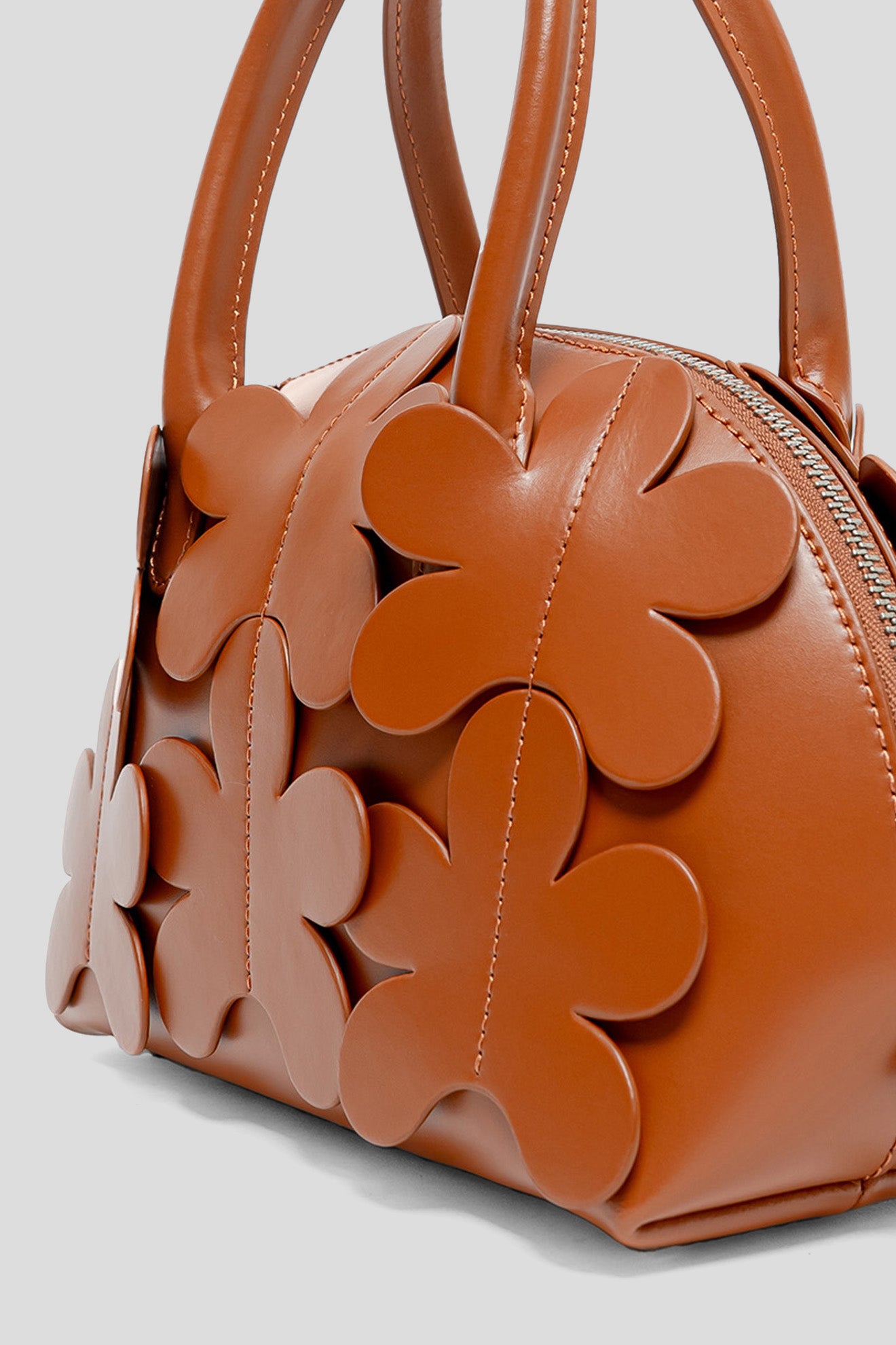 ZIG Classic Shell Bag in Tan