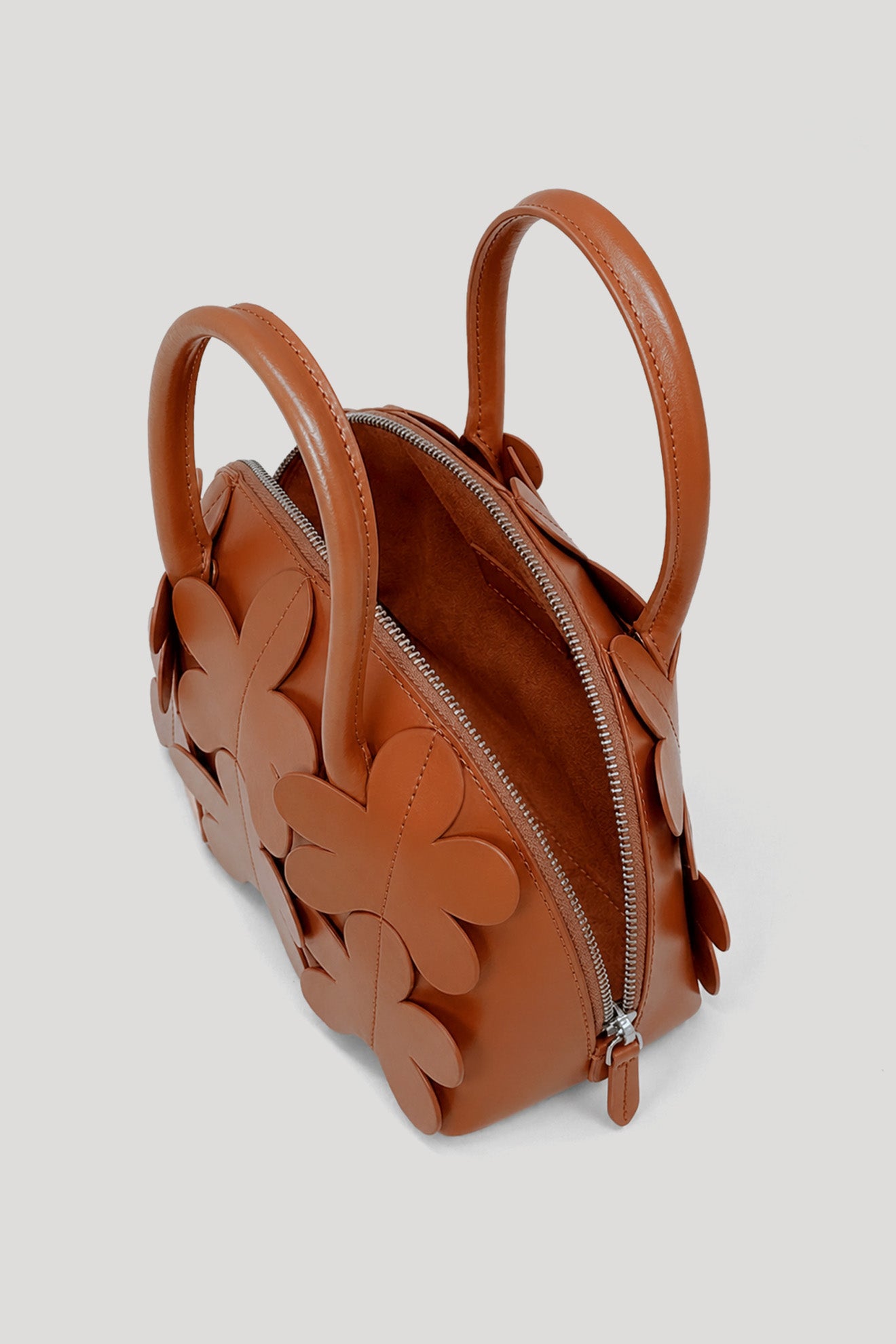 ZIG Classic Shell Bag in Tan